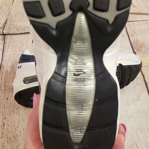 NIKE Sneakers   - Picture 9 of 12